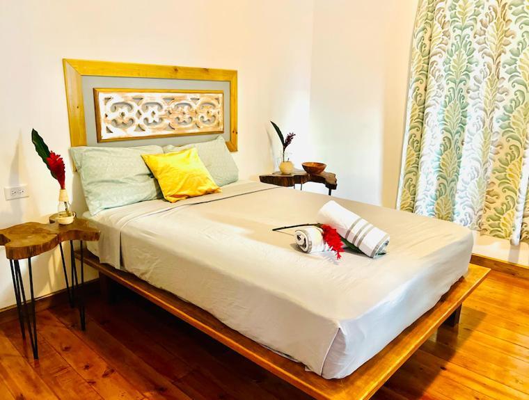 Casa Le Parc - Main Street Hotel Bocas Town Bagian luar foto