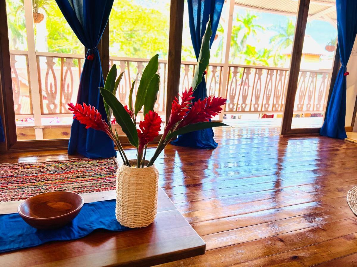 Casa Le Parc - Main Street Hotel Bocas Town Bagian luar foto