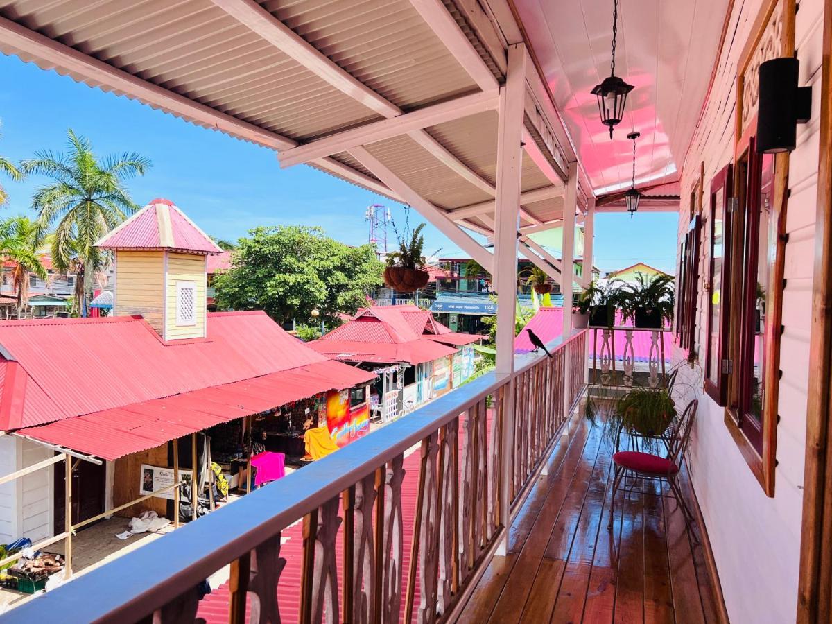 Casa Le Parc - Main Street Hotel Bocas Town Bagian luar foto